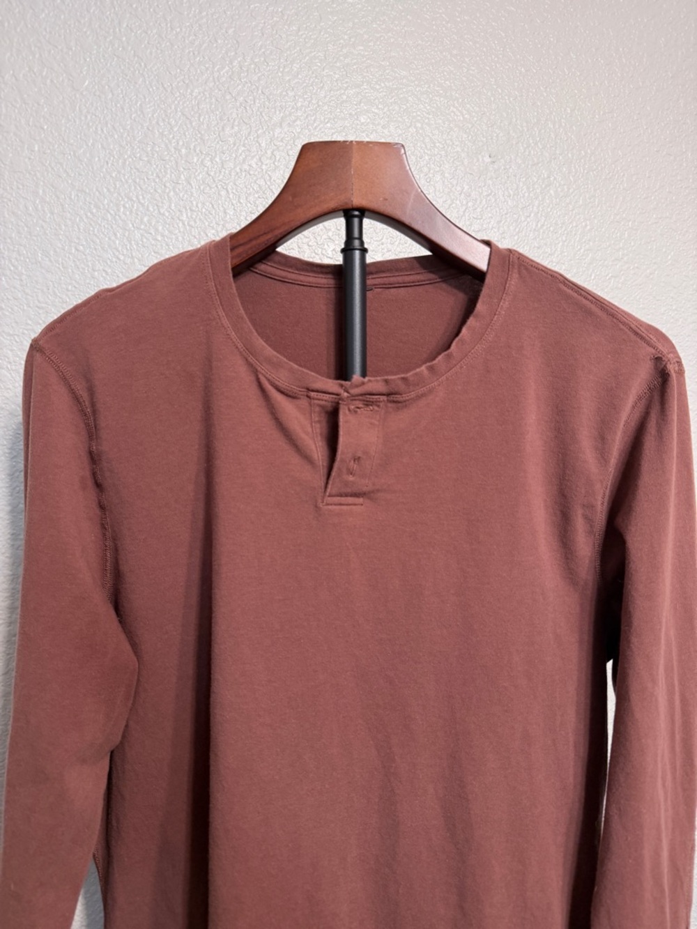 Vuori Men’s Long Sleeve Ever Henley Pima Cotton Casual Shirt - Large (Approx.) - Picture 5 of 9